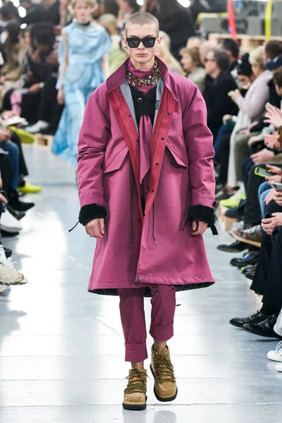 Look 18